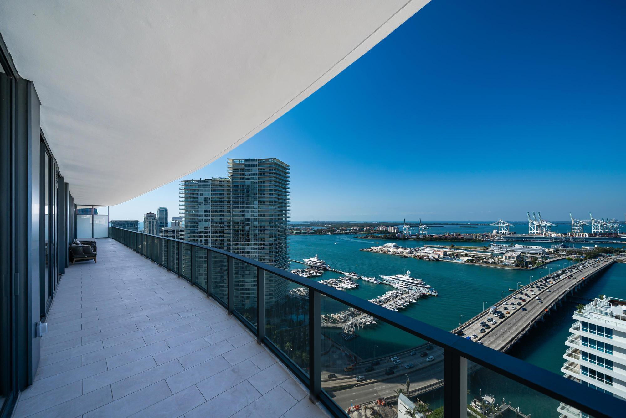 500 Alton Road, Unit 2702 Miami Beach, FL 33139 - Photo 29 of 32 Photo 29