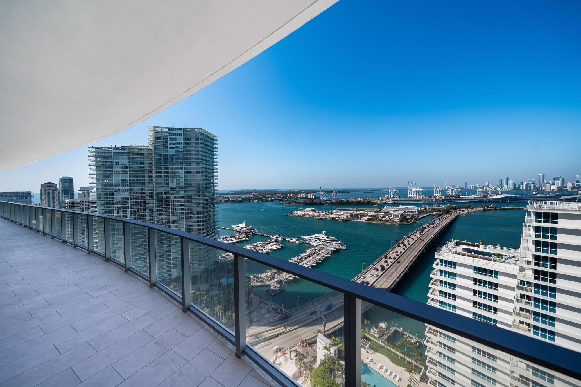 500 Alton Road, Unit 2702 Miami Beach, FL 33139 - Photo 30 of 32 Photo 30