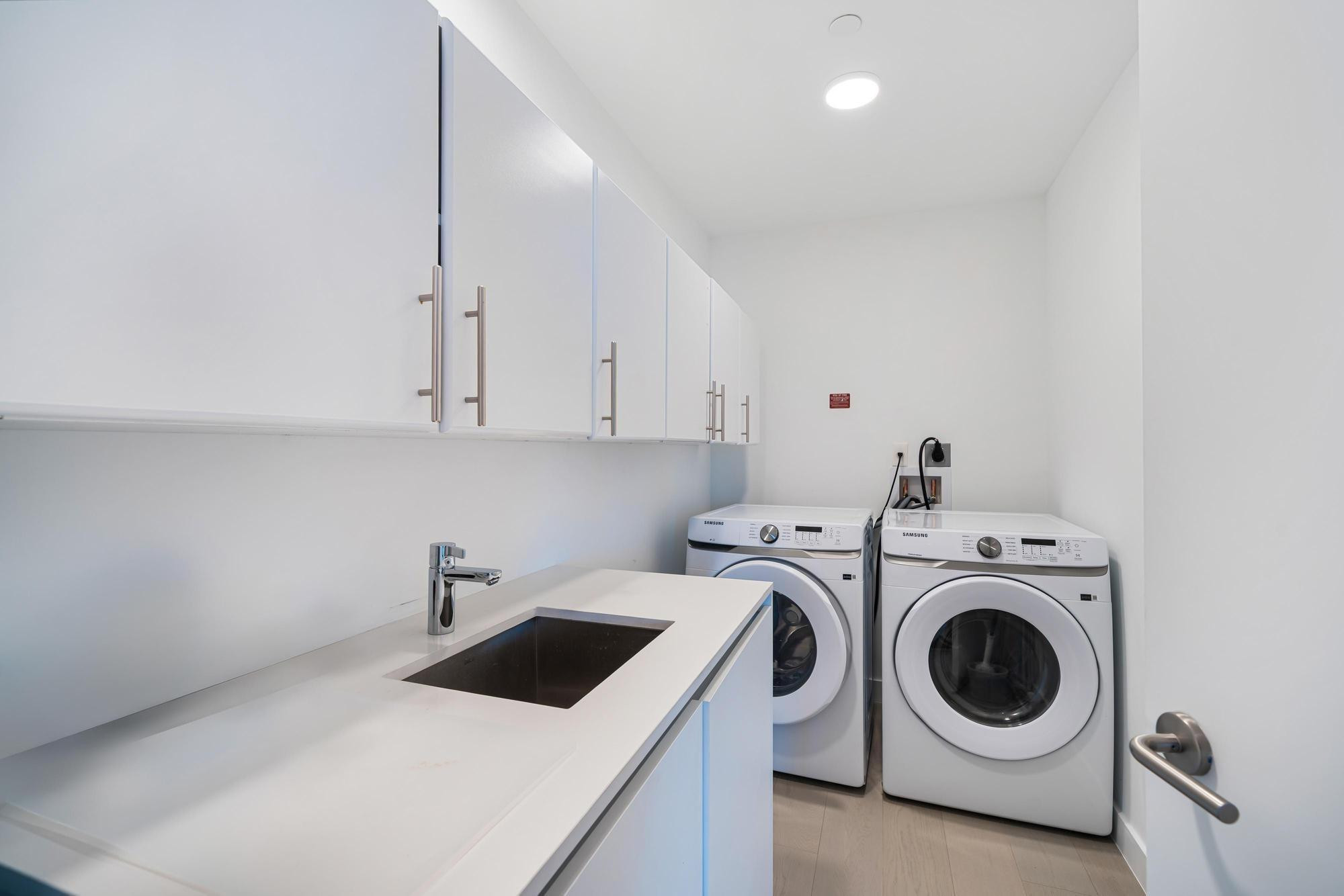 500 Alton Road, Unit 2702 Miami Beach, FL 33139 - Photo 9 of 32 Photo 9