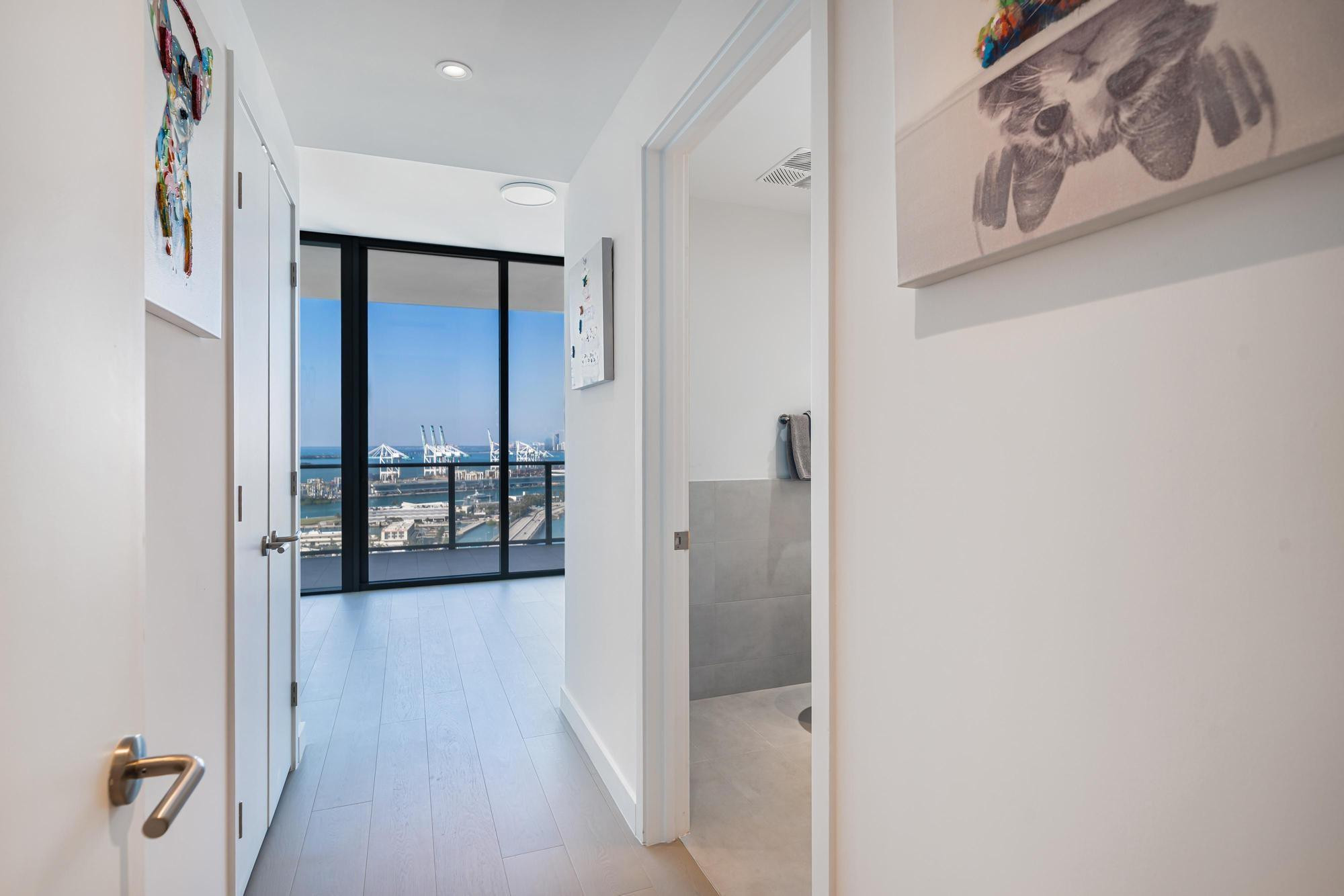500 Alton Road, Unit 2702 Miami Beach, FL 33139 - Photo 10 of 32 Photo 10