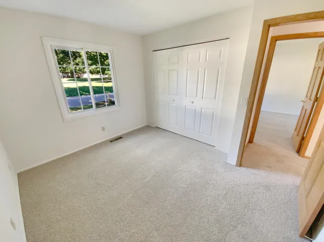 $396,000 | 3309 Red Oak Circle North, Burnsville, MN 55337