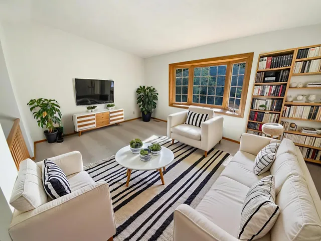 $400,000 | 3309 Red Oak Circle North, Burnsville, MN 55337