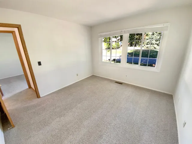 $396,000 | 3309 Red Oak Circle North, Burnsville, MN 55337