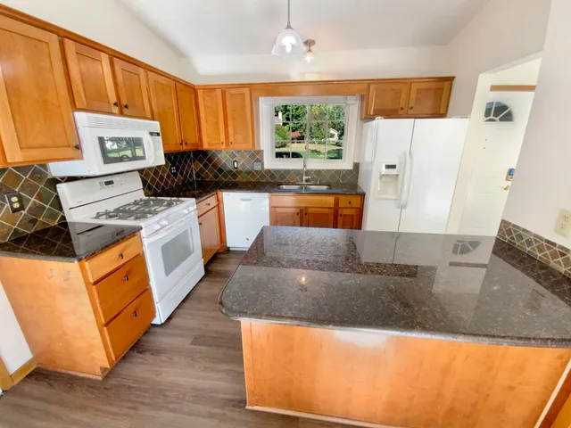 $400,000 | 3309 Red Oak Circle North, Burnsville, MN 55337