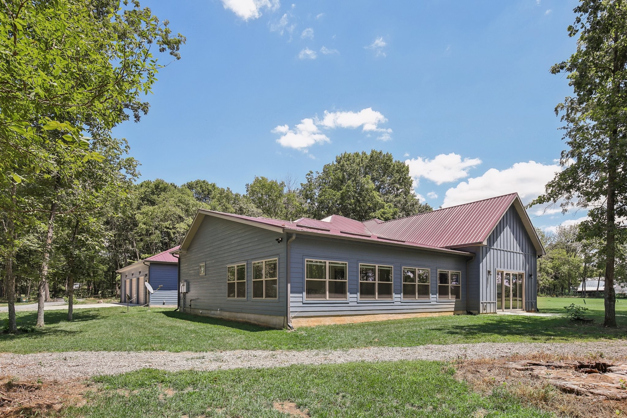 5096 Lytle Creek Road Murfreesboro, TN 37127 - Photo 52 of 70 ***This photo shows the roof color before it has been painted***