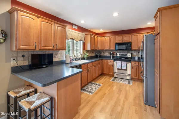 $500,000 | 79 Dewey Avenue, Halfmoon, NY 12118