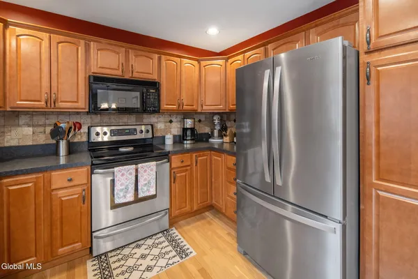 $500,000 | 79 Dewey Avenue, Halfmoon, NY 12118