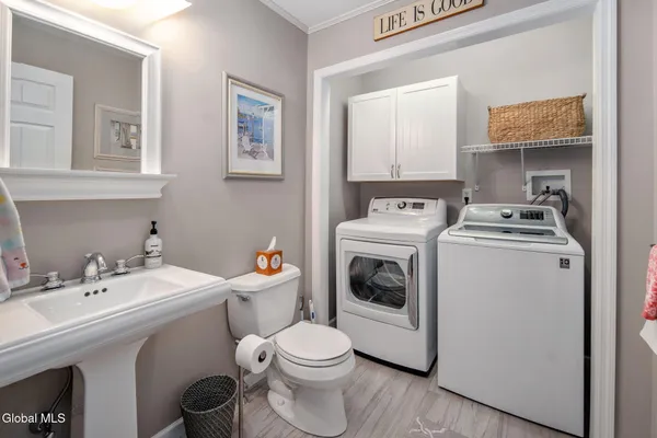 $500,000 | 79 Dewey Avenue, Halfmoon, NY 12118