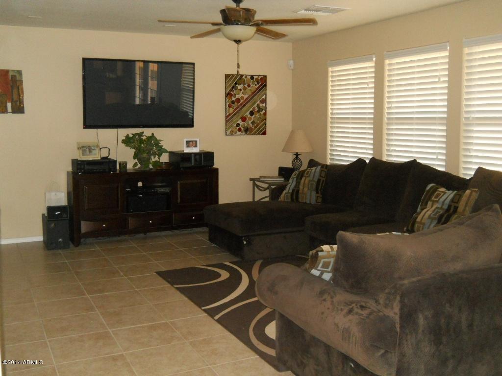 17729 West Red Bird Road Surprise, AZ 85387 - Photo 8 of 49 DSCN3571