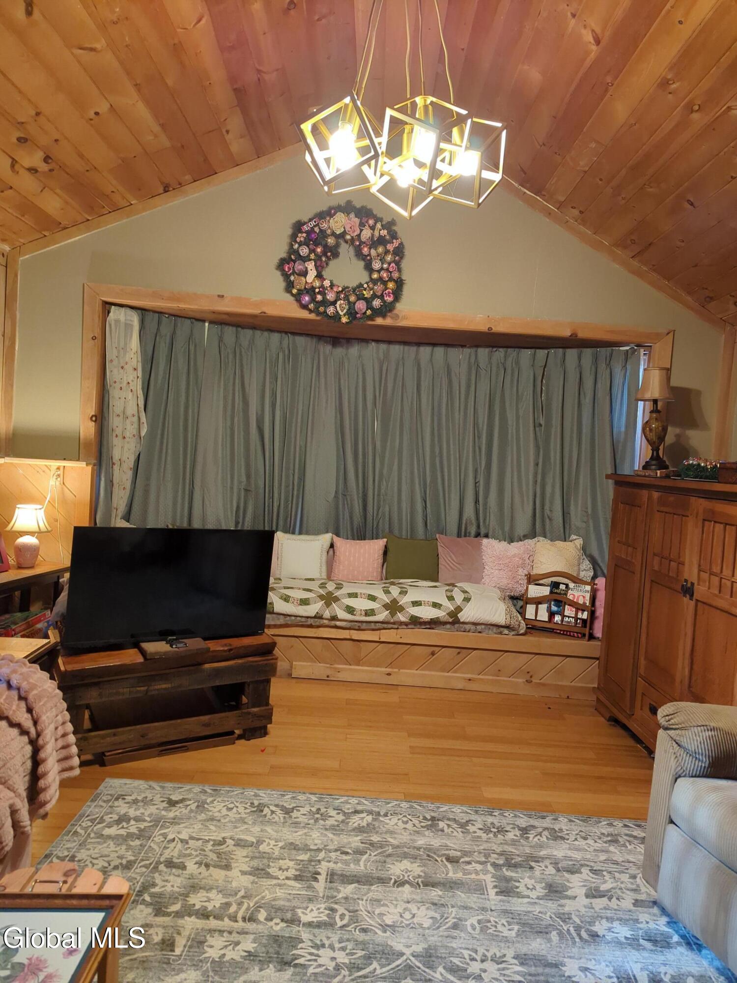 28 Thimbleberry Road Malta, NY 12020 - Photo 14 of 46 1000006351