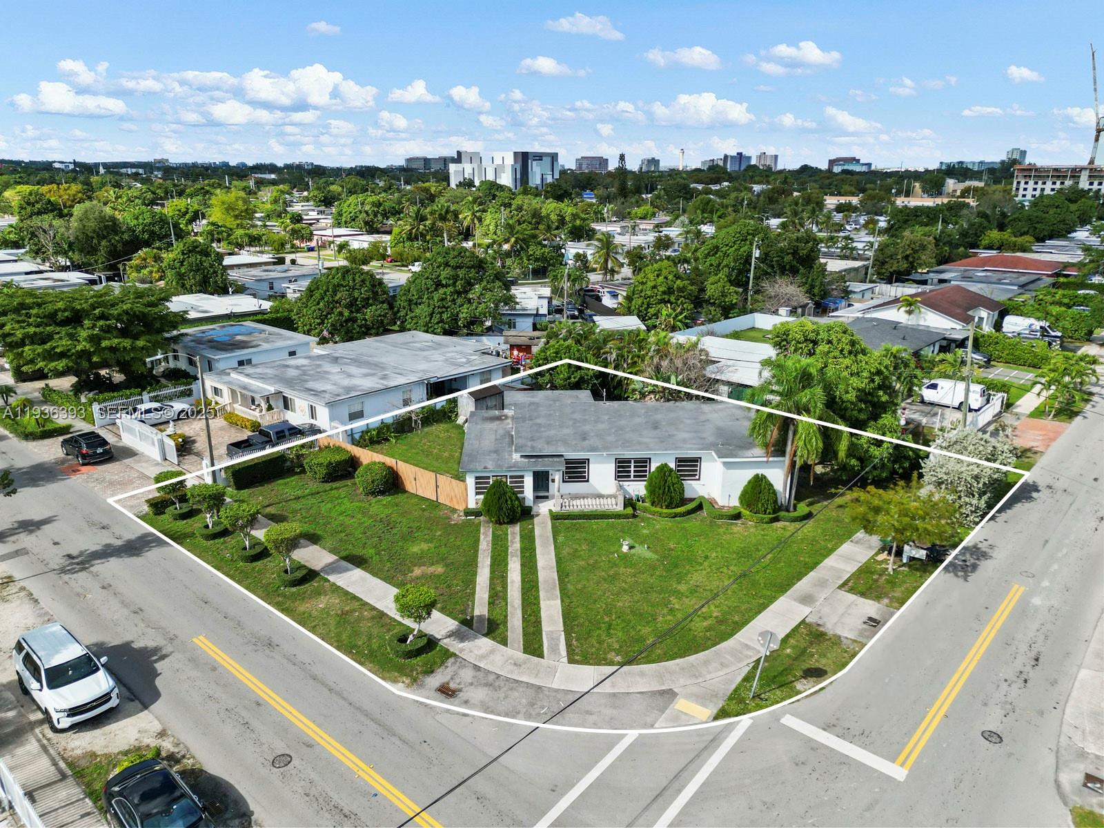 330 Southwest 52nd Avenue Miami, FL 33134 - Photo 2 of 40