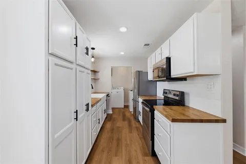 $249,900 | 6028 Bear Creek Drive East, Fort Worth, TX 76126