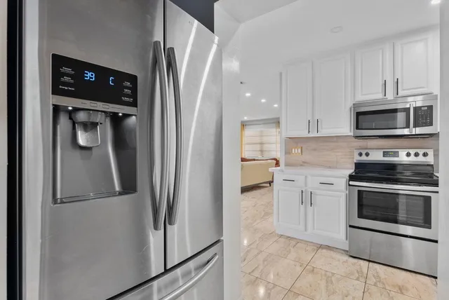 $2,800 | 336 Ponte Vedra Road, Palm Springs, FL 33461