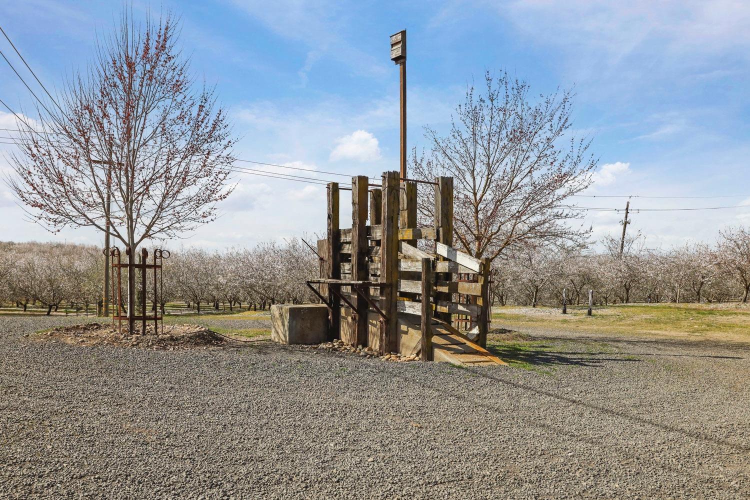 10031 Frankenheimer Road Oakdale, CA 95361 - Photo 70 of 95 a view of outdoor space with city view
