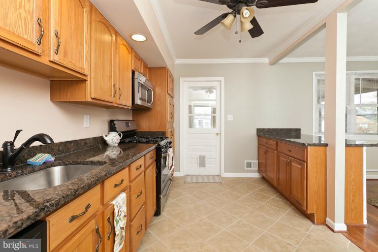 5656 Leiden Road Baltimore, MD 21206 - Photo 10 of 10 Kitchen