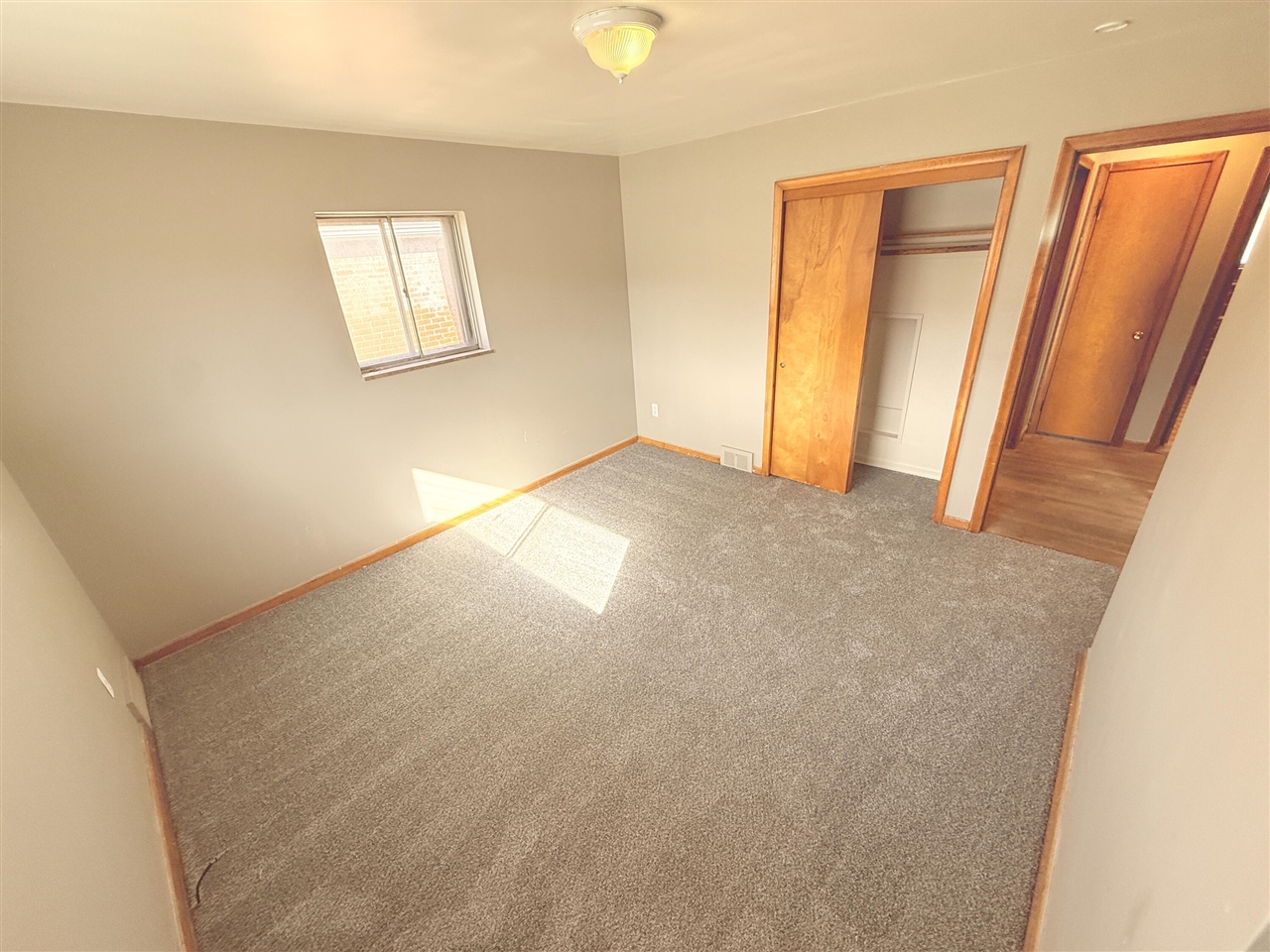 16475 East 8 Mile Road Eastpointe, MI 48021 - Photo 5 of 13