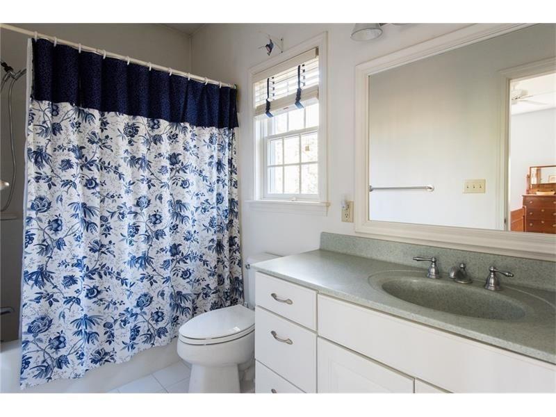 15 Wakefield Pasture Road Kennebunkport, ME 04046 - Photo 12 of 17 Full primary bath
