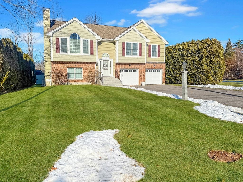 129 Sunset Drive Belmont, NH 03220 - Photo 3 of 58