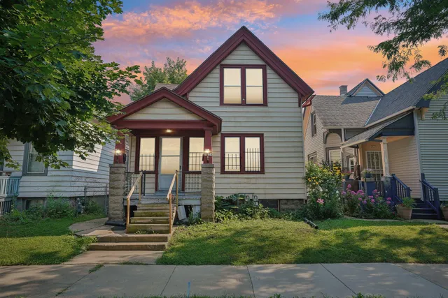 2923 West Cherry Street, Unit 2923A, Milwaukee, WI 53208