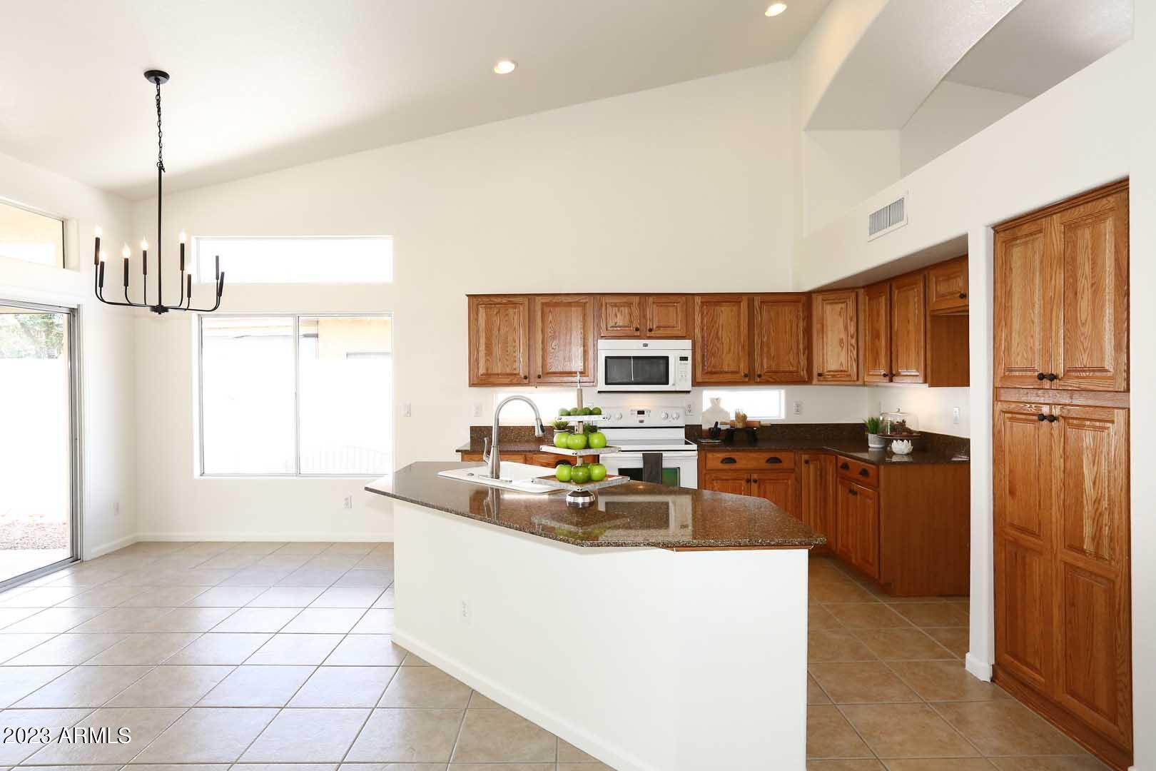 3503 East Clark Road Phoenix, AZ 85050 - Photo 12 of 52 Kitchen2