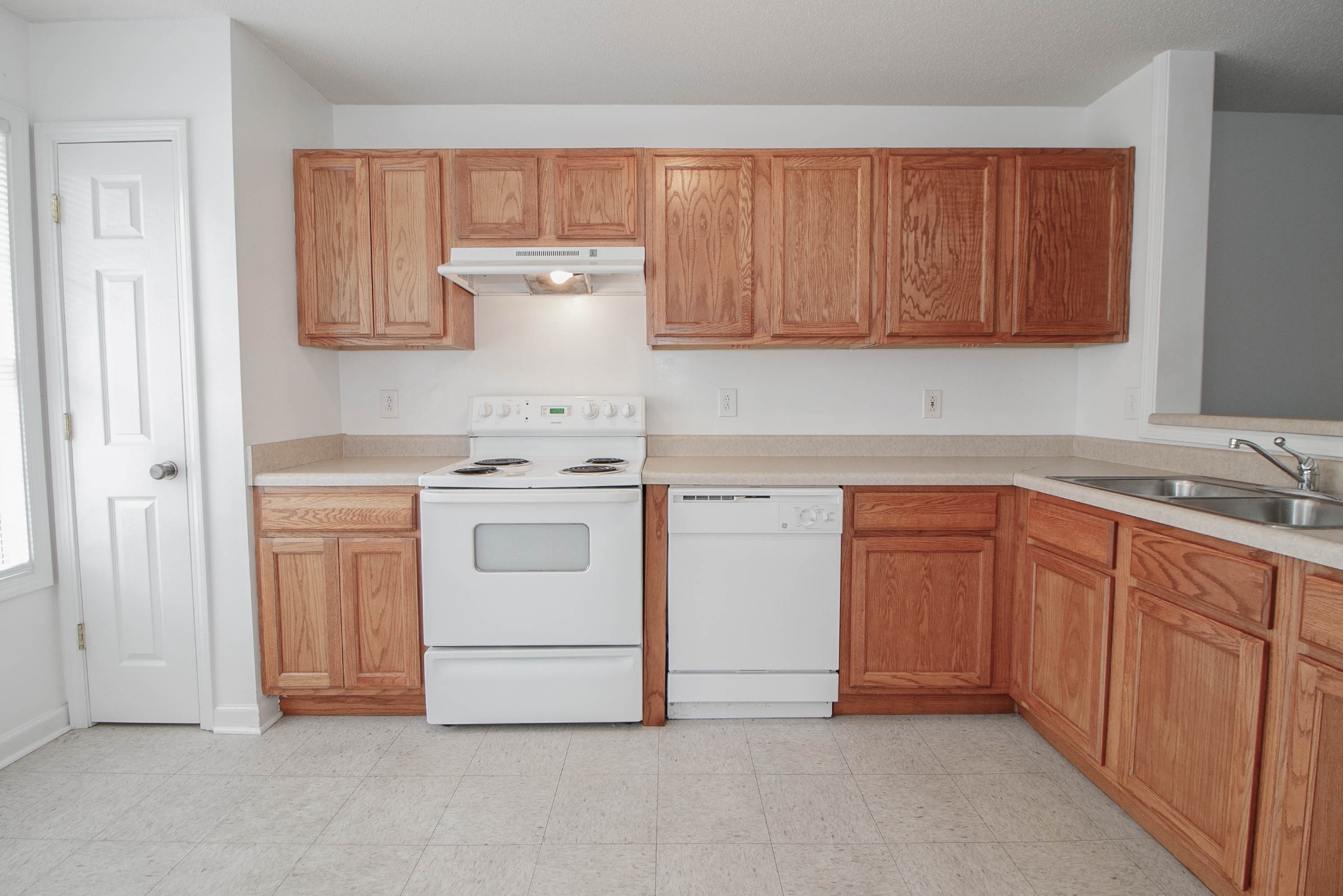 299 Raleigh Drive, Unit A2 Clarksville, TN 37043 - Photo 2 of 25