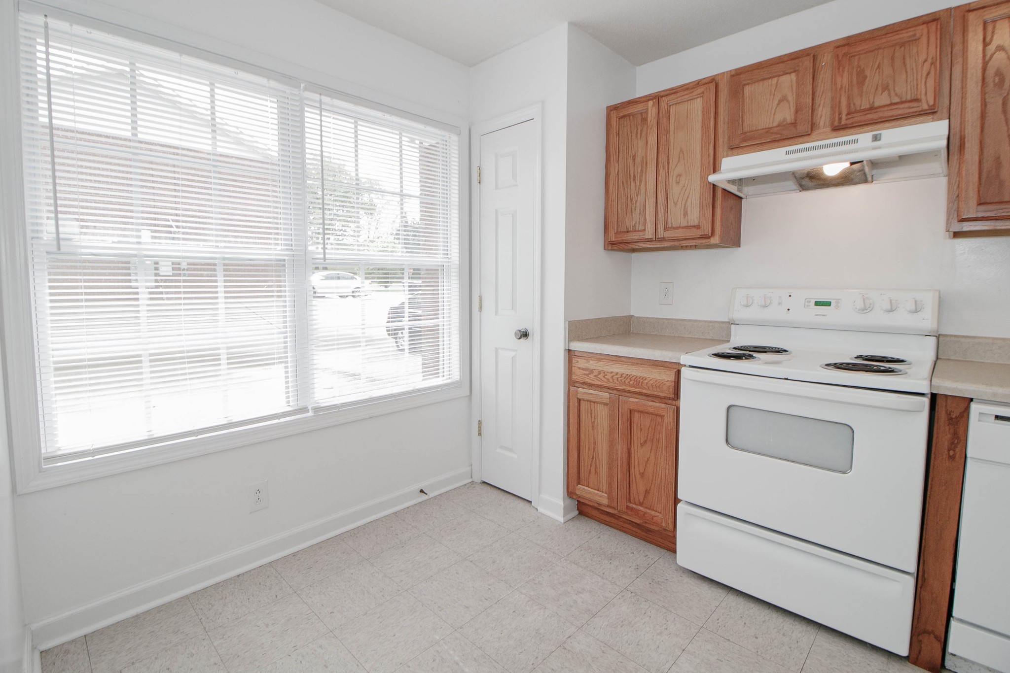 299 Raleigh Drive, Unit A2 Clarksville, TN 37043 - Photo 3 of 25