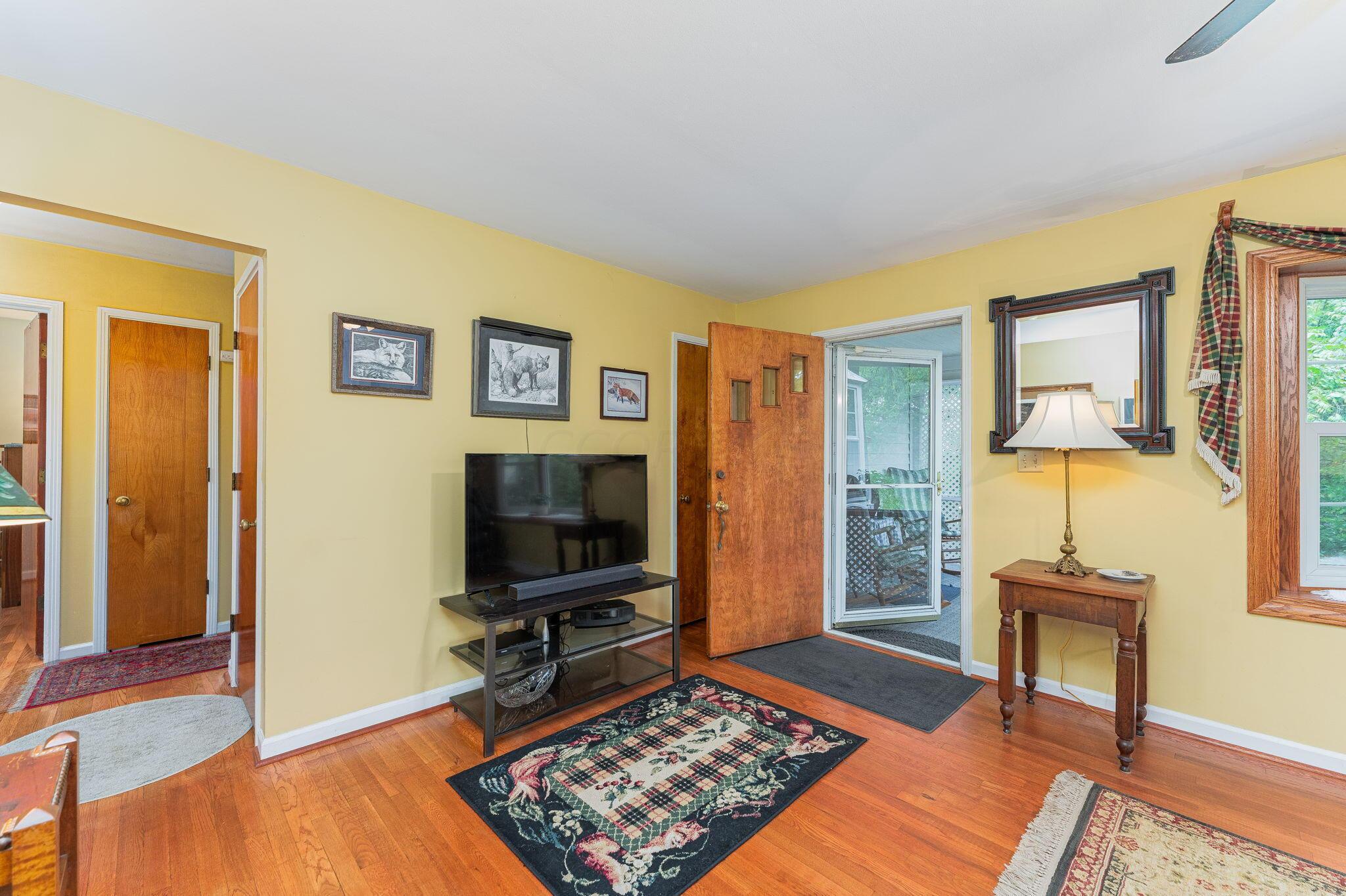 5122 Horseshoe Road Delaware, OH 43015 - Photo 18 of 81 8-web-or-mls-5122 horsehoes-8