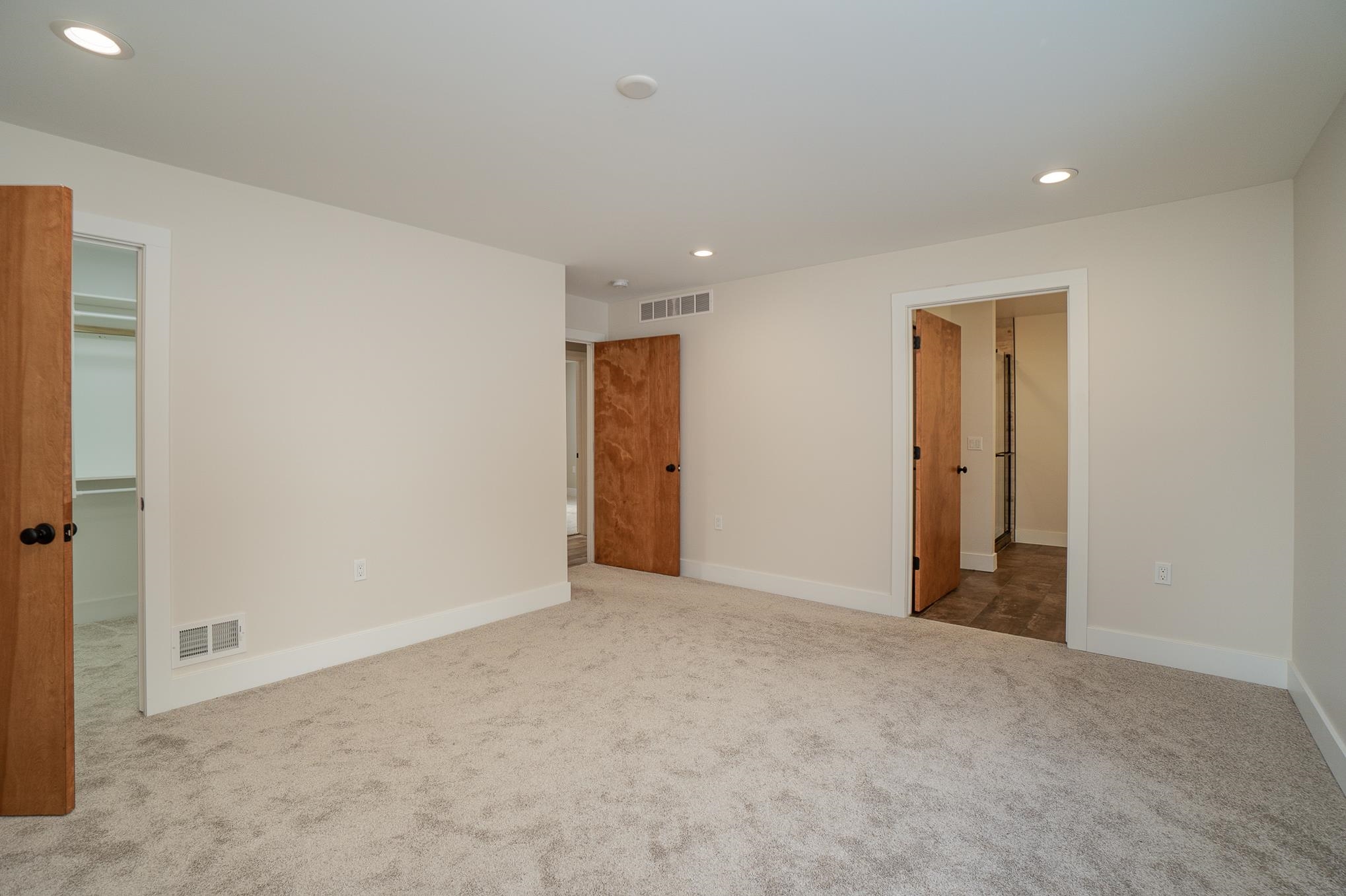 2423 East Ashby Road Midland, MI 48640 - Photo 25 of 43