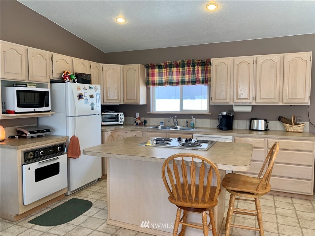 412 Autumn Loop Mattawa, WA 99349 - Photo 6 of 17 Gallery Image 6