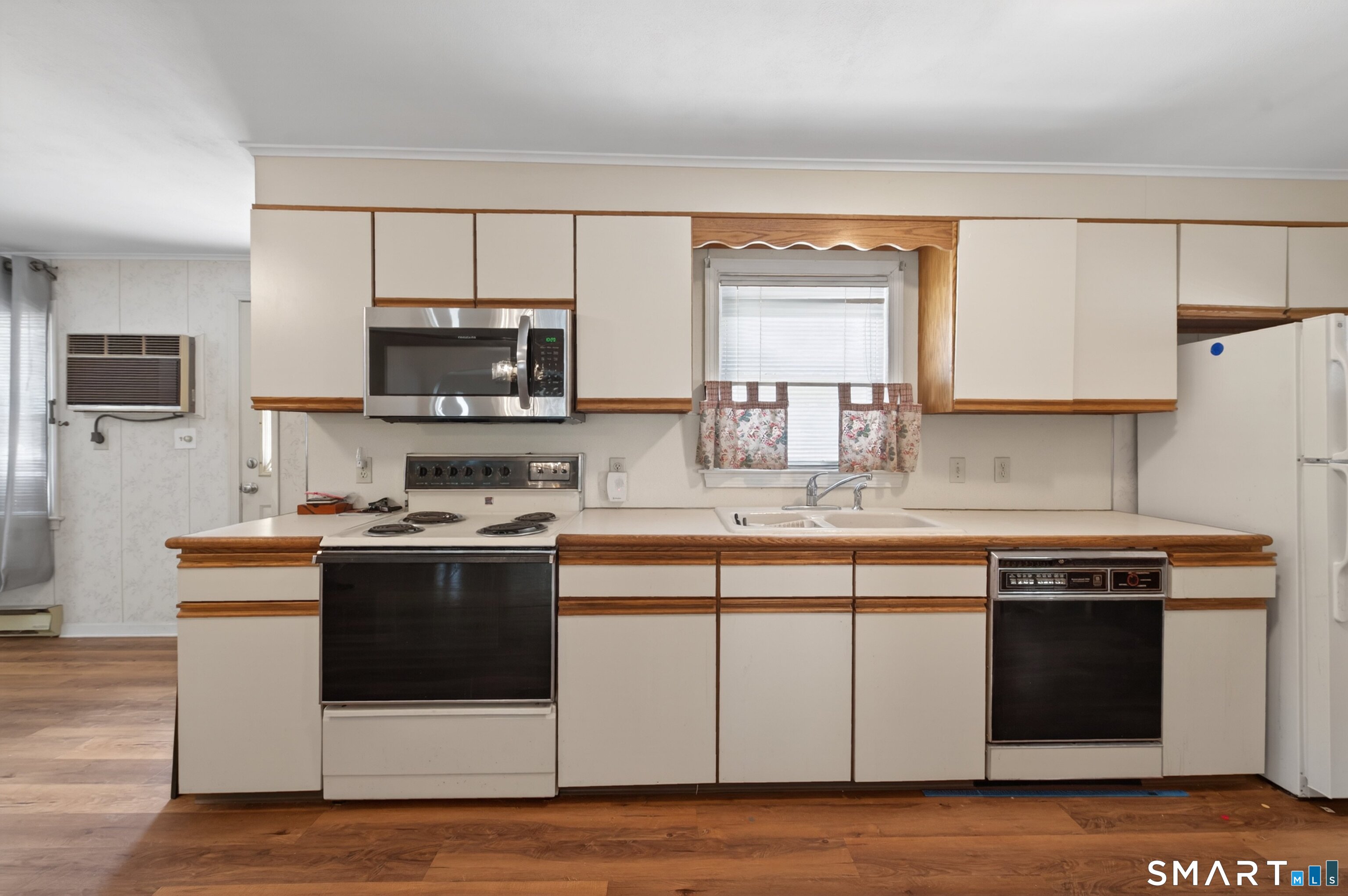 60 Gilbert Avenue Hamden, CT 06514 - Photo 4 of 30