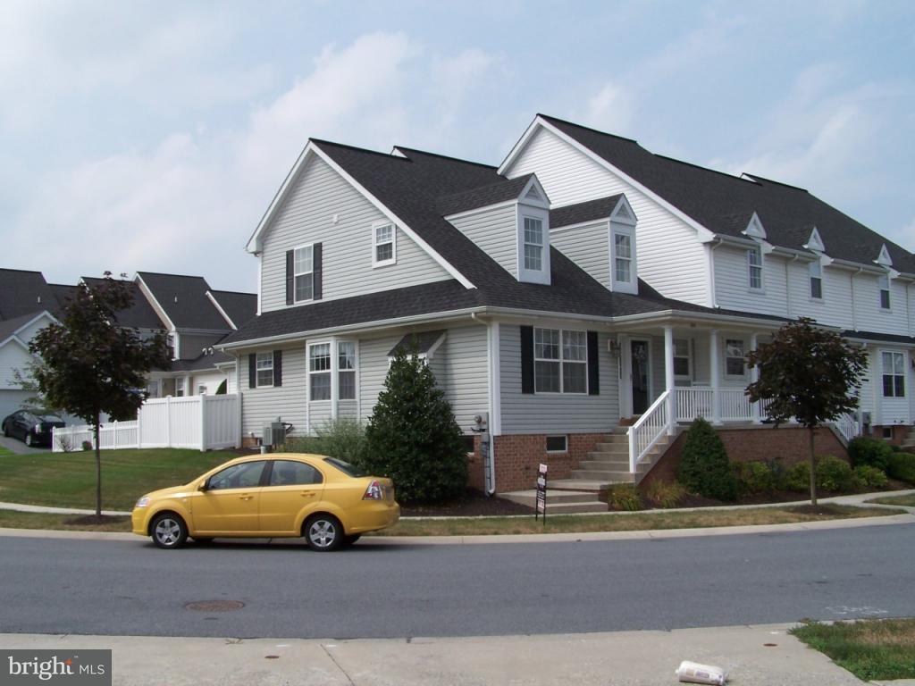 605 Chatham Way Lititz, PA 17543 - Photo 1 of 34