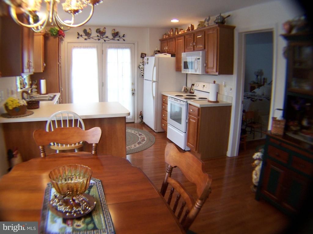 605 Chatham Way Lititz, PA 17543 - Photo 11 of 34