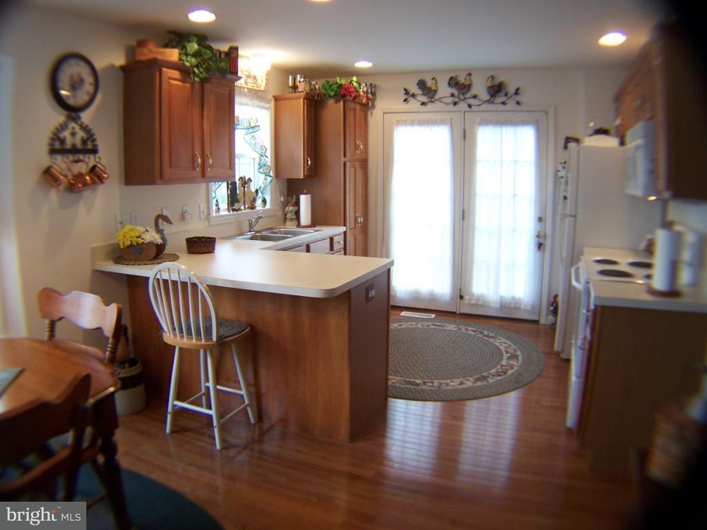 605 Chatham Way Lititz, PA 17543 - Photo 12 of 34