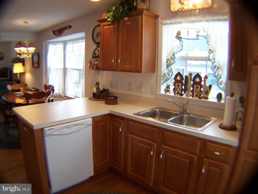 605 Chatham Way Lititz, PA 17543 - Photo 14 of 34