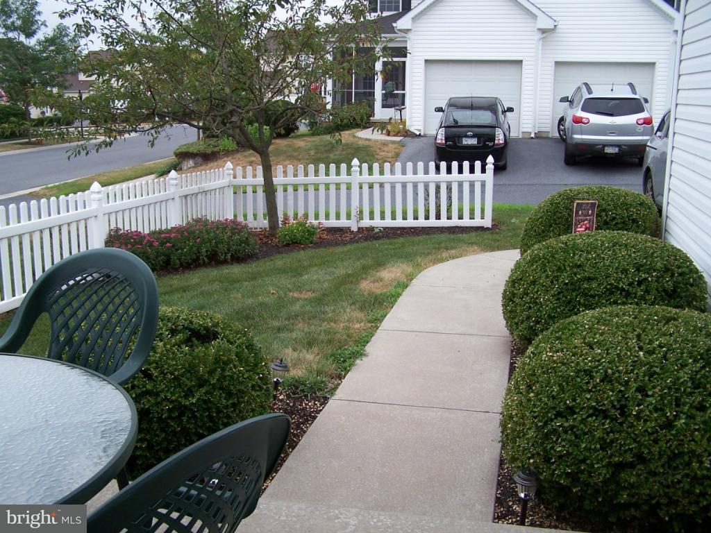 605 Chatham Way Lititz, PA 17543 - Photo 16 of 34