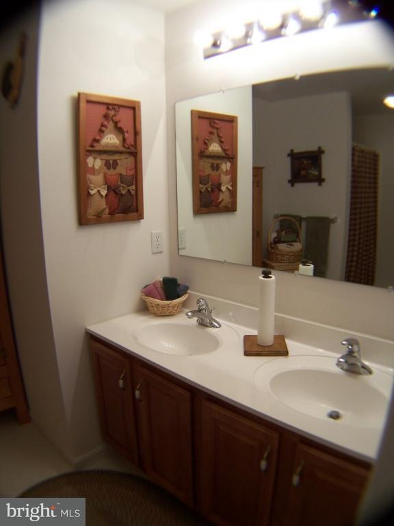 605 Chatham Way Lititz, PA 17543 - Photo 22 of 34