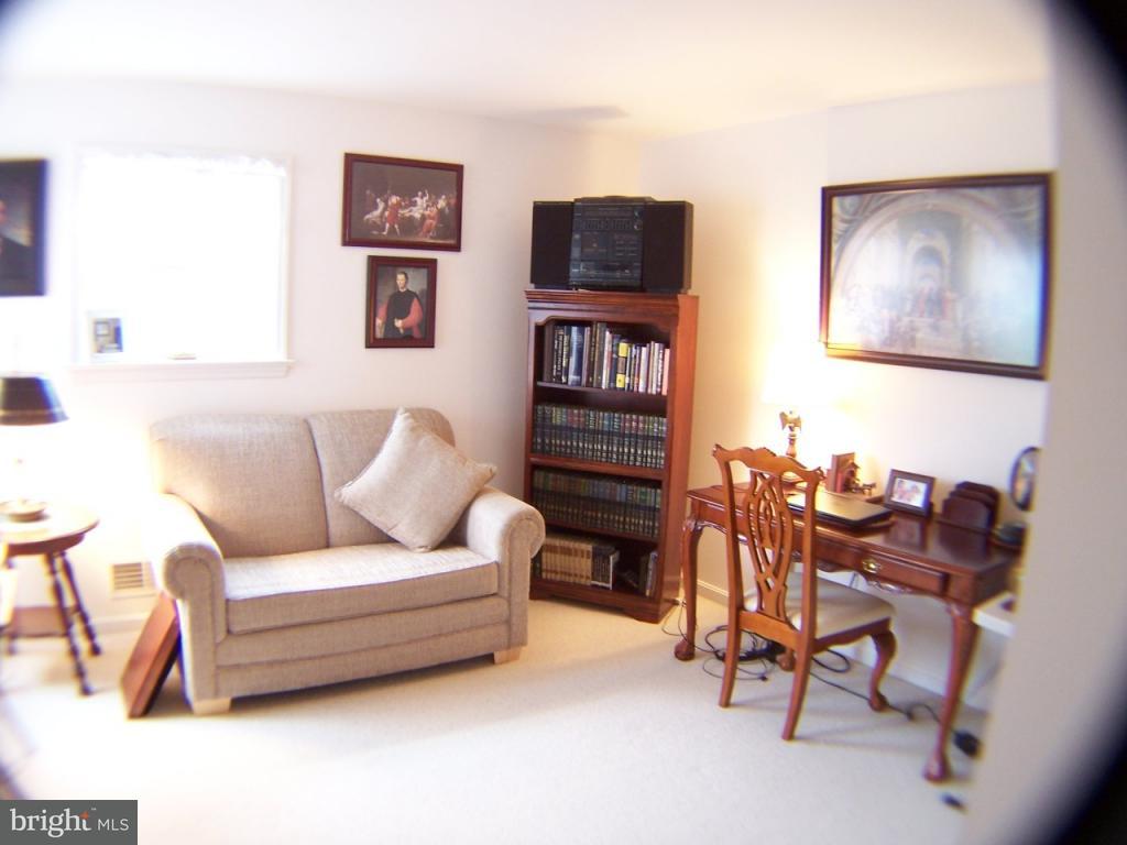 605 Chatham Way Lititz, PA 17543 - Photo 31 of 34