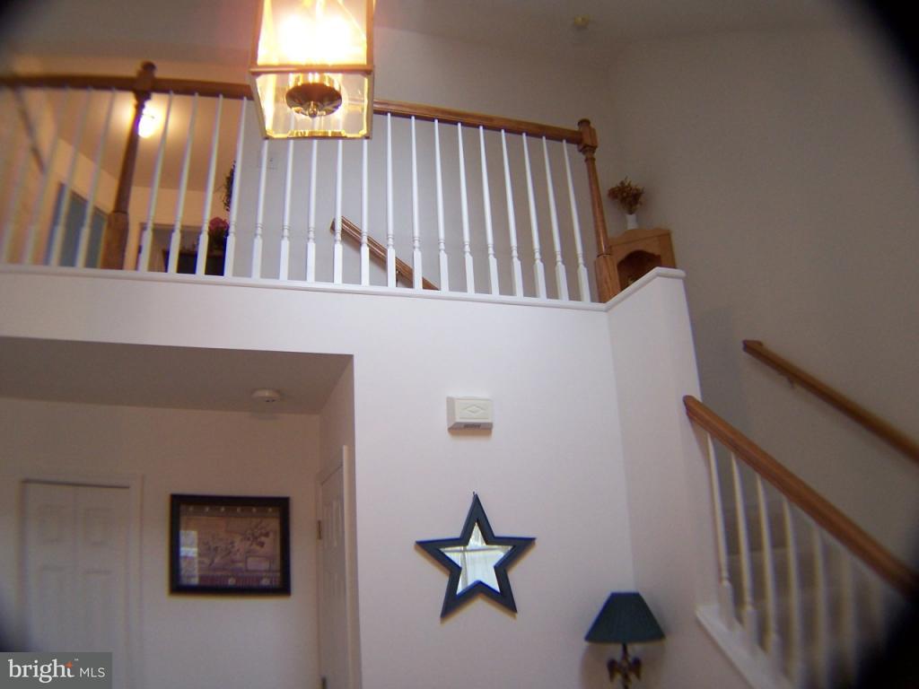 605 Chatham Way Lititz, PA 17543 - Photo 5 of 34