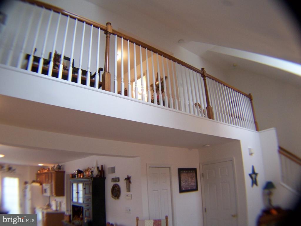 605 Chatham Way Lititz, PA 17543 - Photo 6 of 34