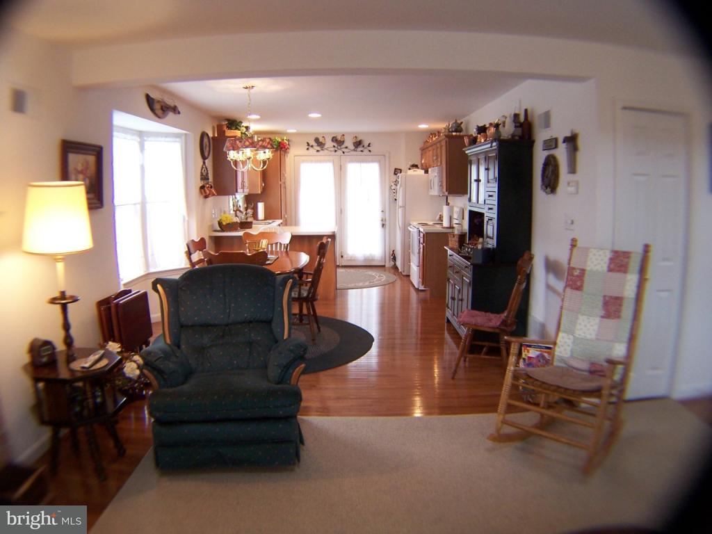 605 Chatham Way Lititz, PA 17543 - Photo 9 of 34