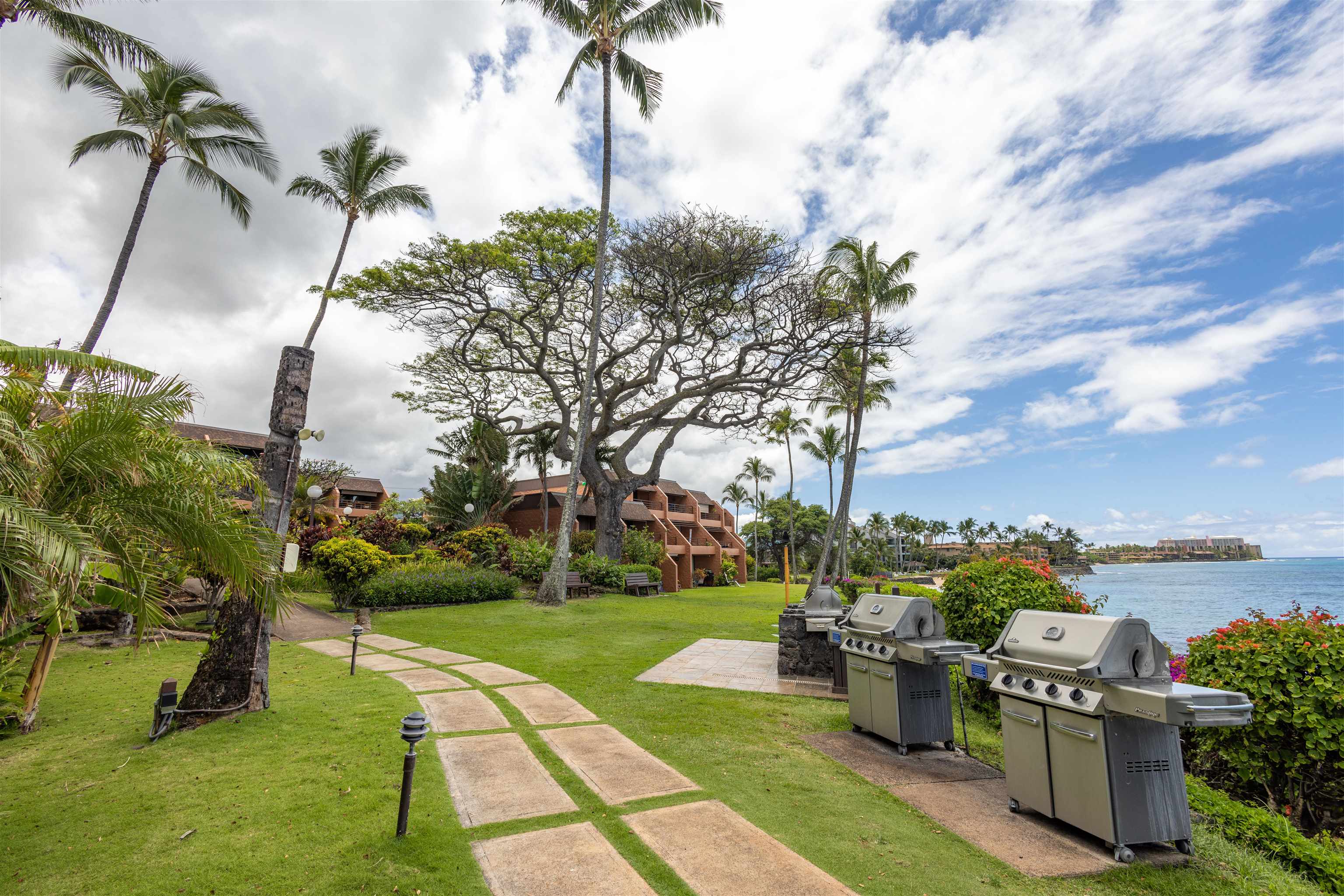 3959 Lower Honoapiilani Road, Unit 406 Lahaina, HI 96761 - Photo 15 of 27 Gallery Image 15