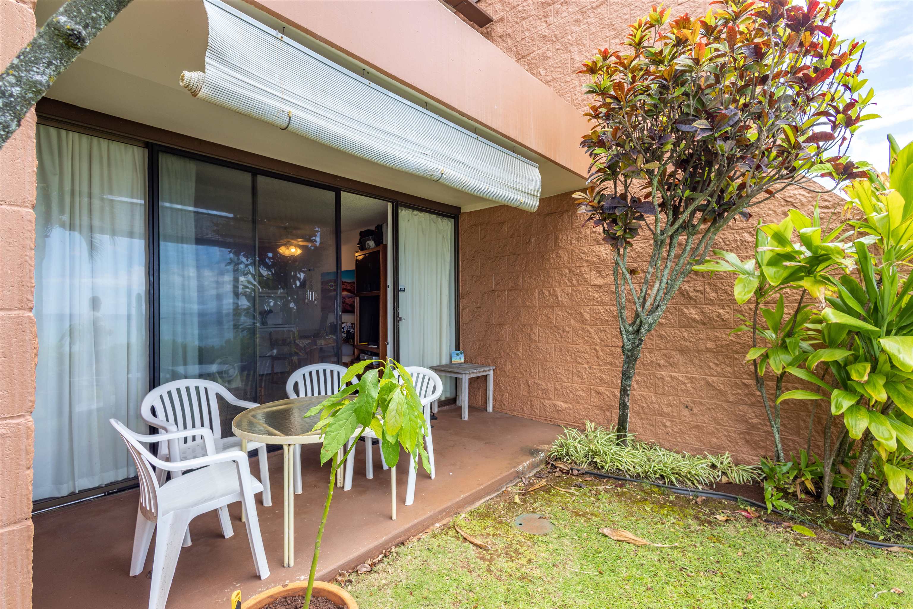 3959 Lower Honoapiilani Road, Unit 406 Lahaina, HI 96761 - Photo 8 of 27 Gallery Image 8