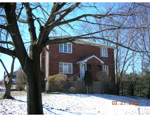 69-71 Louise Road Newton, MA 02467 - Photo 3 of 22