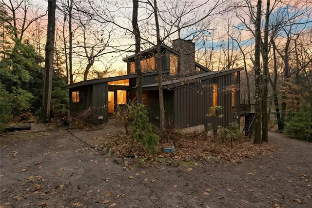 a house view with a outdoor space