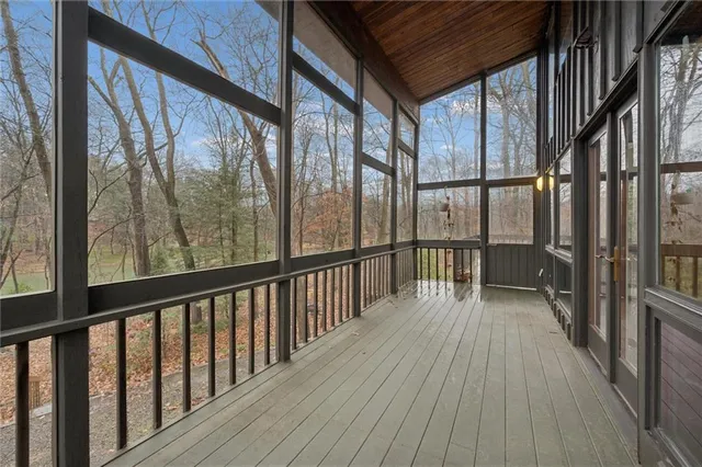 a view of livingroom with furniture
