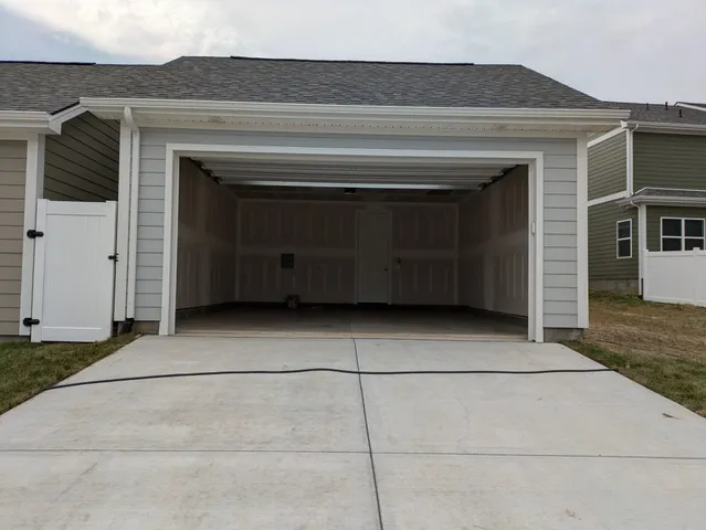 $2,700 | 5025 Greentree Drive, Smyrna, TN 37167