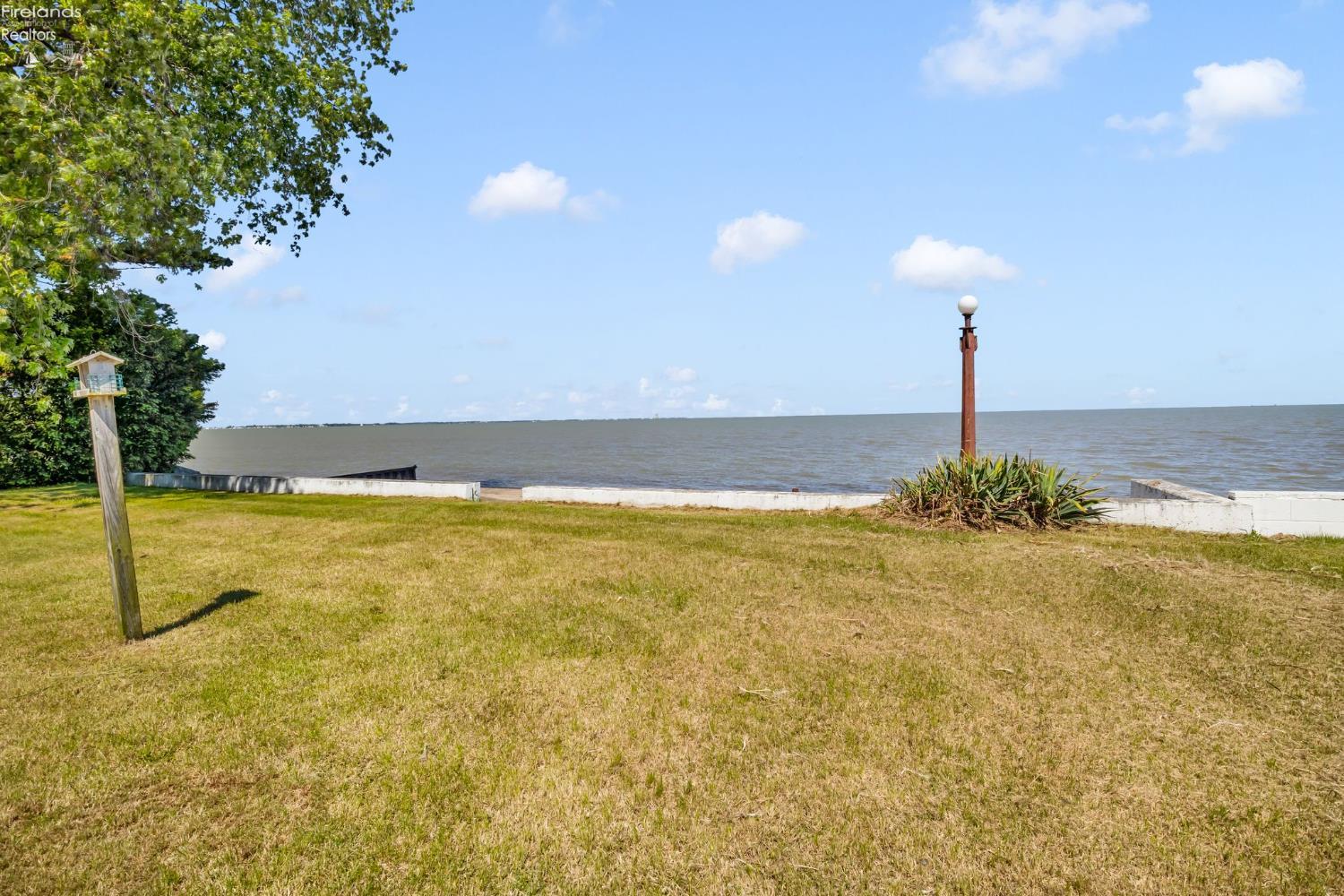 2637 East Sand Road Port Clinton, OH 43452 - Photo 9 of 62 Gallery Image 9