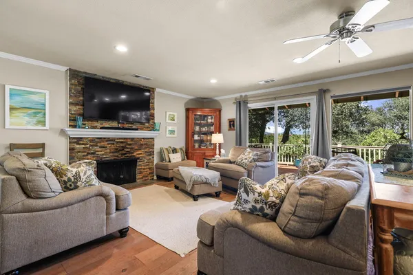 $639,000 | 3640 Scenic Drive, Redding, CA 96001