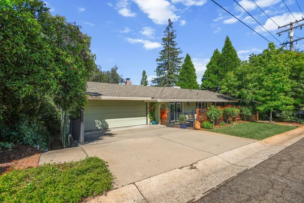 $639,000 | 3640 Scenic Drive, Redding, CA 96001