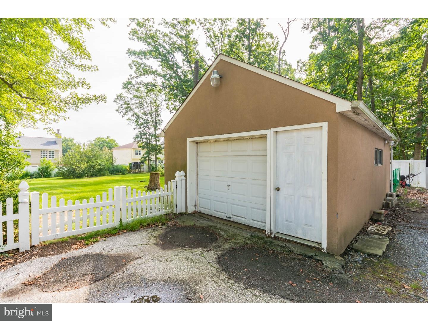 2806 County House Road Deptford, NJ 08096 - Photo 3 of 22